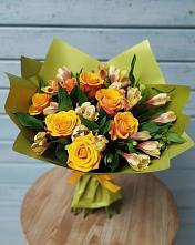 Букет цветов из:  Альстромерии и Розы в Кологриве