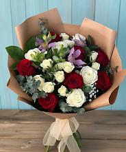 Букет цветов из:  Розы и Альстромерии в Кологриве