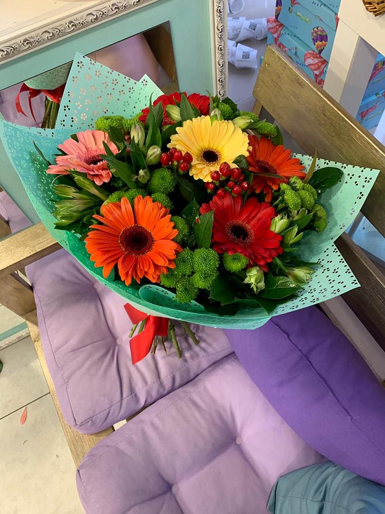 Букет цветов из: Герберы, Хризантемы и Альстромерии в Кологриве