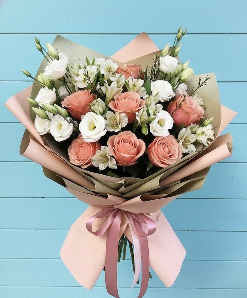 Букет цветов из: Розы, Альстромерии и Лизиантусы в Кологриве