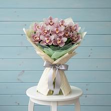 Букет цветов из:  Орхидеи и Розы в Кологриве