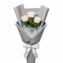 Букет 3 белые розы в Кологриве