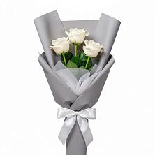 Букет 3 белые розы в Кологриве