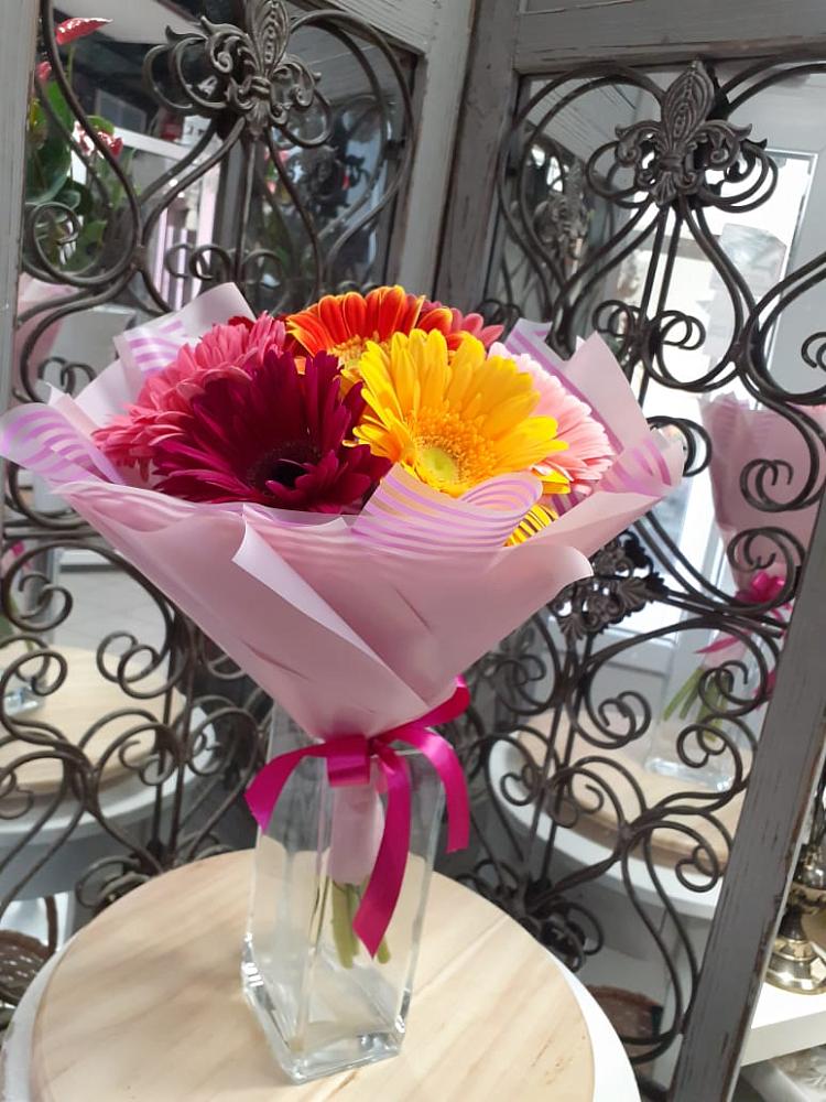 Букет цветов из: Герберы в Кологриве