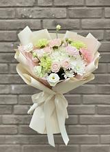 Букет цветов из:  Гвоздики, Розы, Лизиантусы и Хризантемы в Кологриве