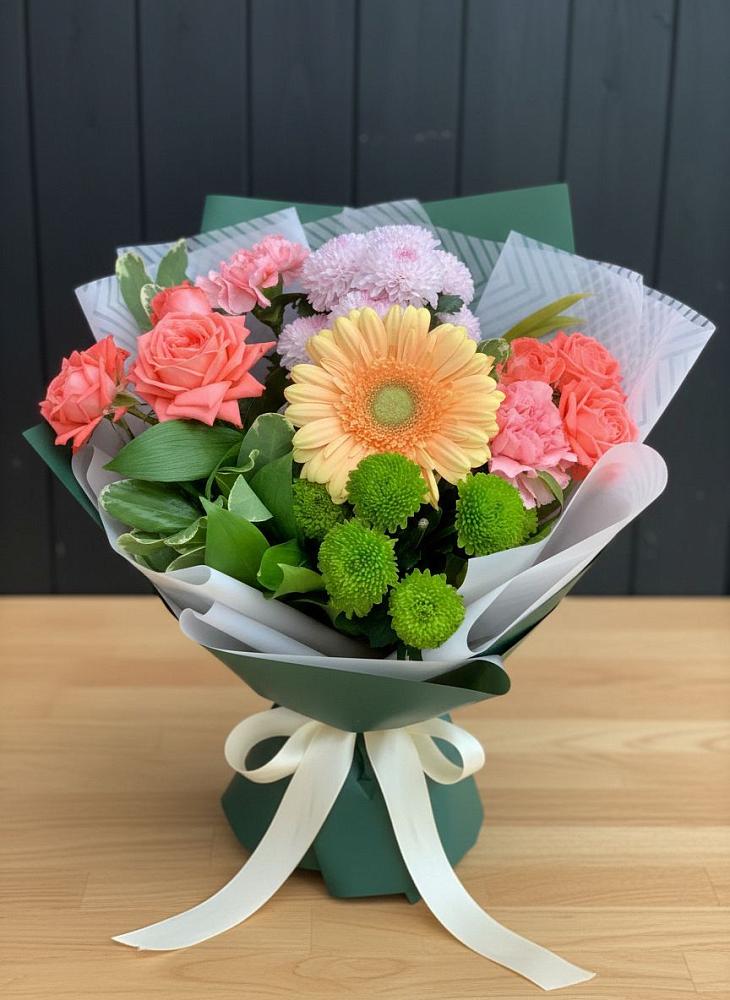 Букет цветов из: Гвоздики, Розы, Герберы и Хризантемы в Кологриве