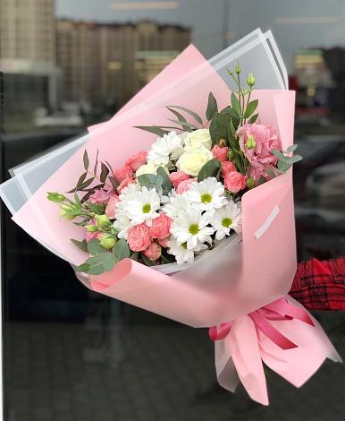 Букет цветов из: Розы, Лизиантусы и Хризантемы в Кологриве